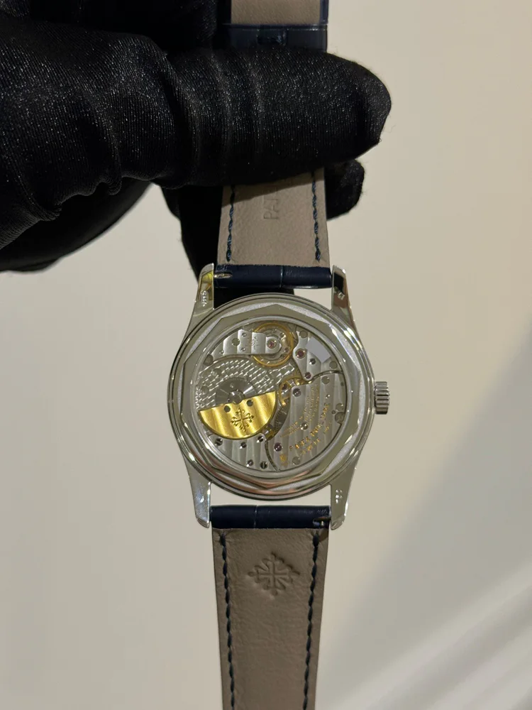 Patek Philippe Calatrava 6000G-001